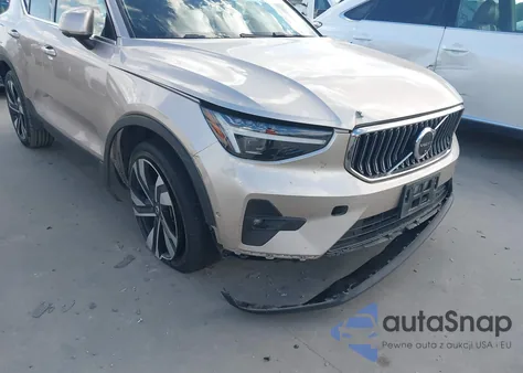 2024 Volvo Xc40 B5 Ultimate Bright Theme z USA, uszkodzony, nr VIN YV4L12UFXR2229918